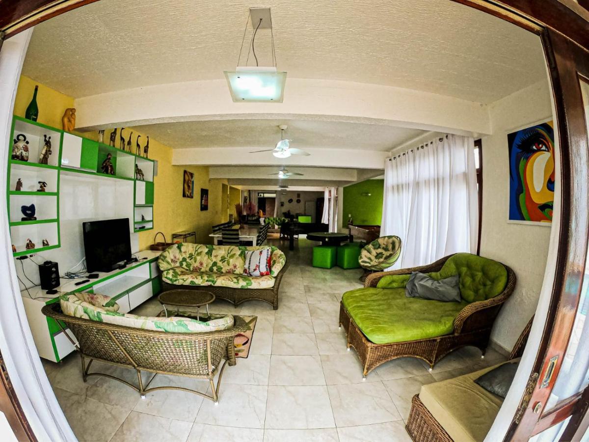E Bahia Inn